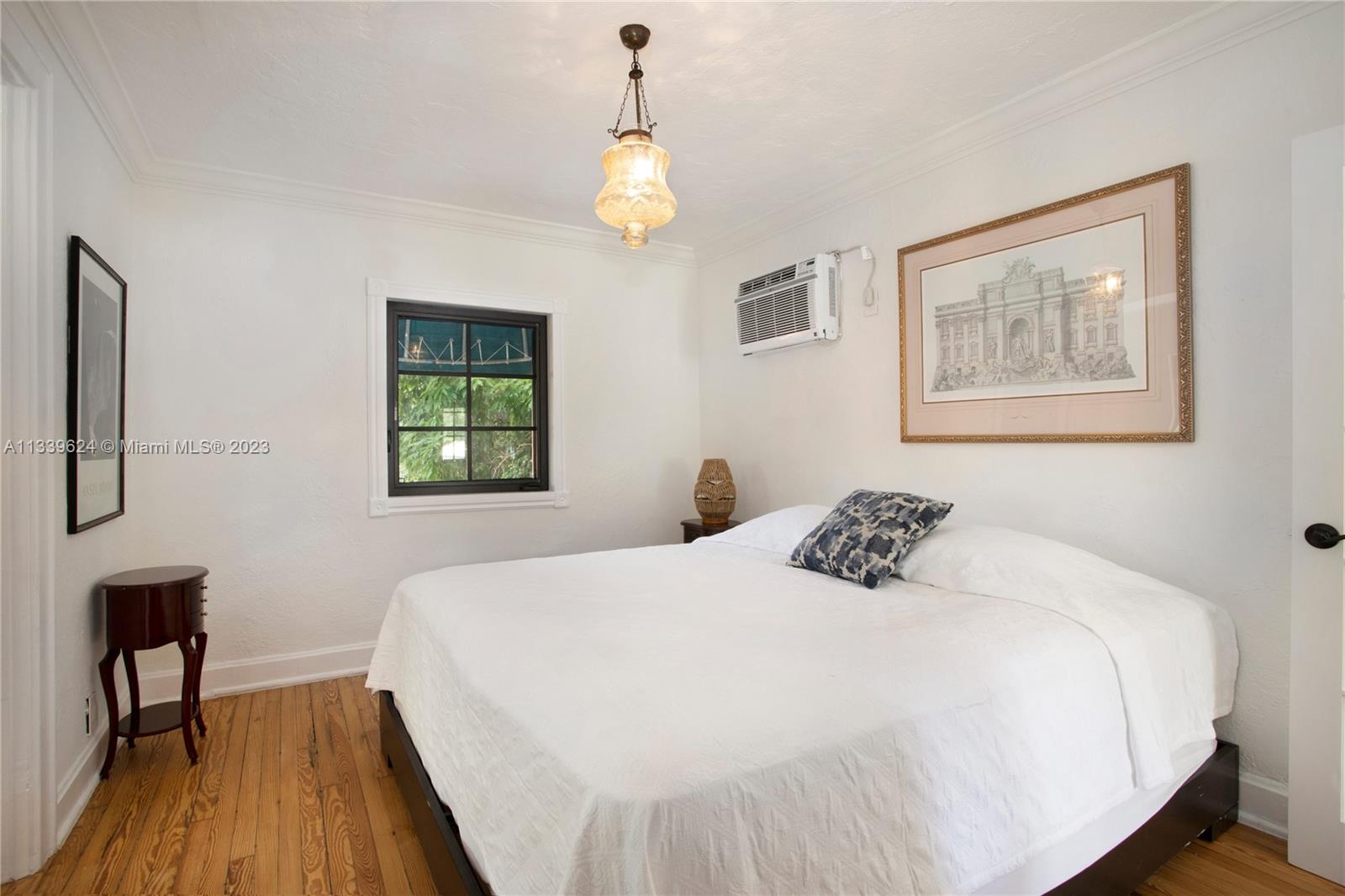 1128 Almeria Ave Unit: Guest House