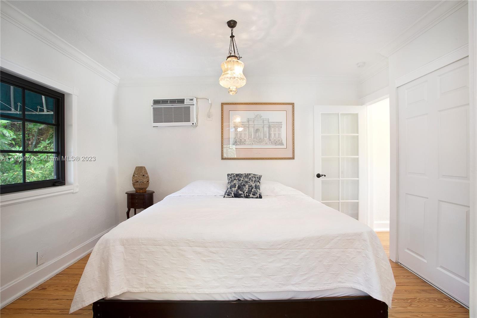 1128 Almeria Ave Unit: Guest House