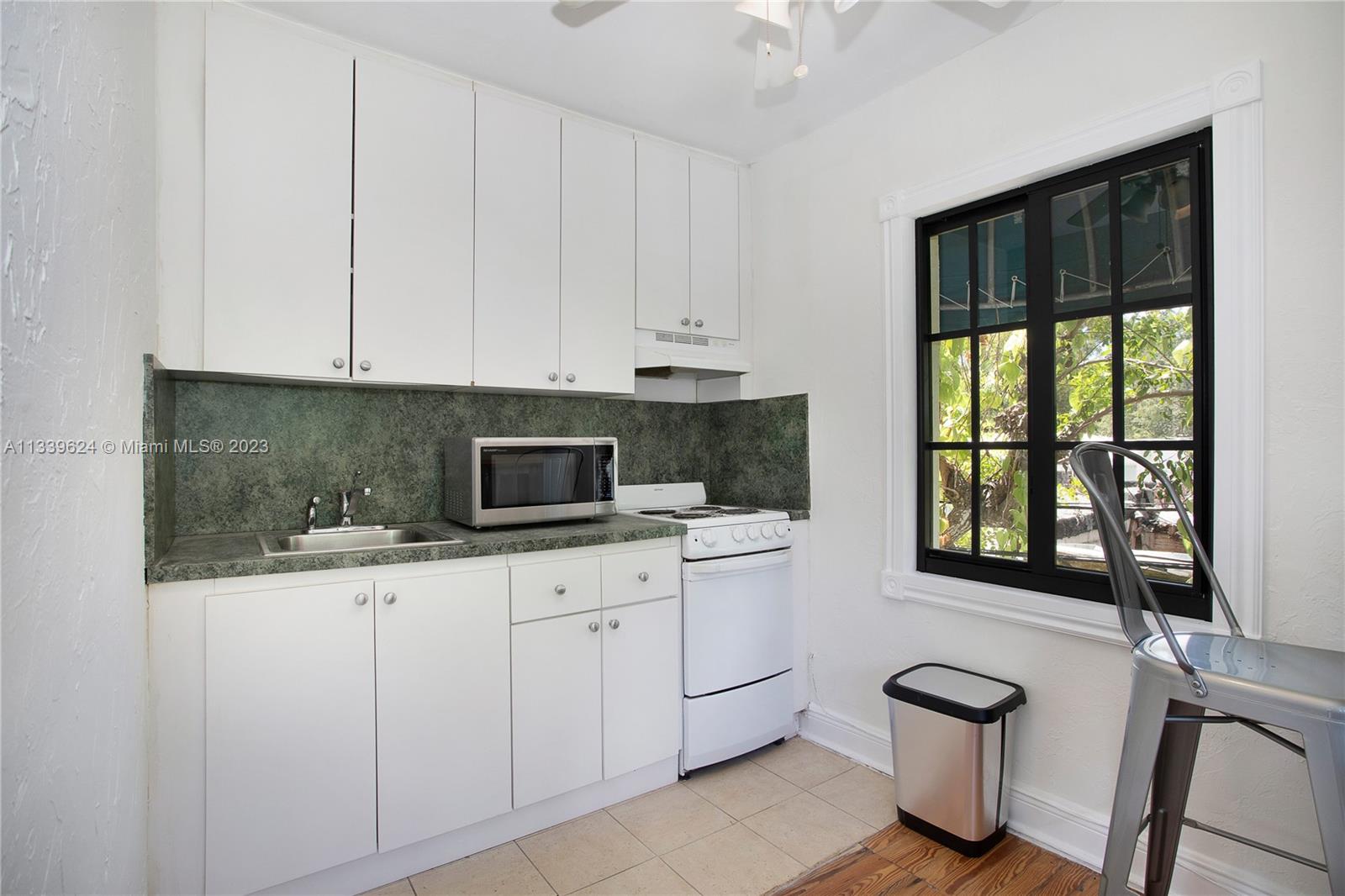 1128 Almeria Ave Unit: Guest House