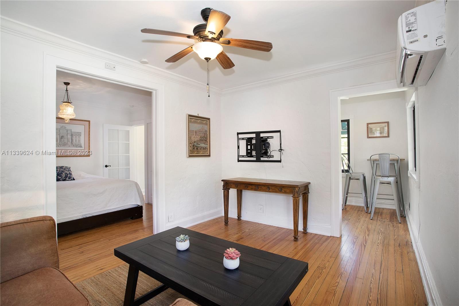 1128 Almeria Ave Unit: Guest House