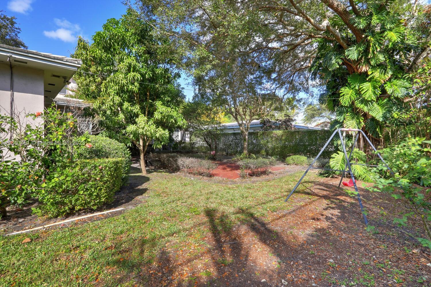 1260 S Greenway Dr