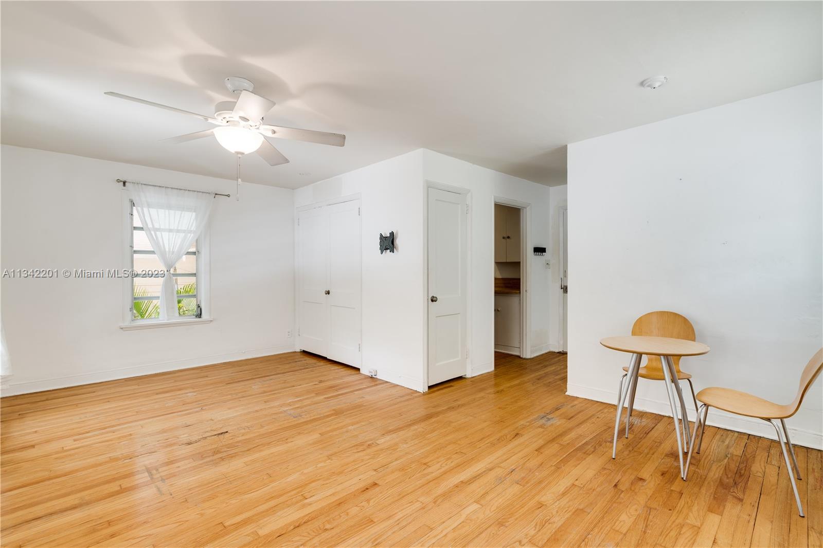 1414 Galiano St Unit: 1414