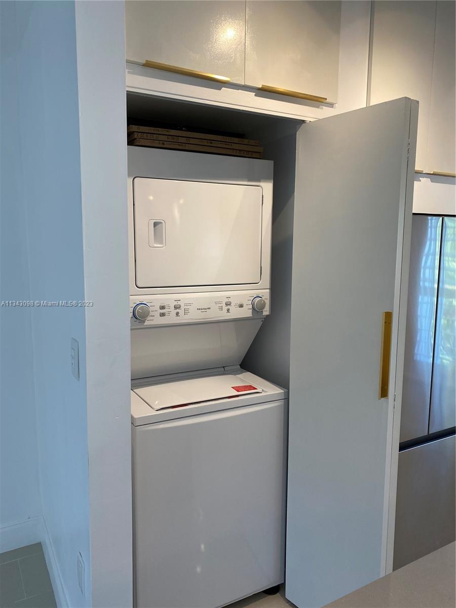 525 NE 63rd St Unit: 4