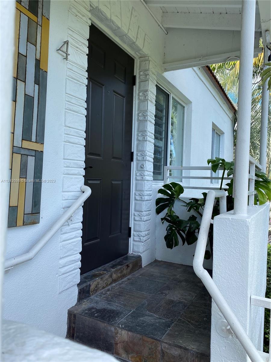 525 NE 63rd St Unit: 4