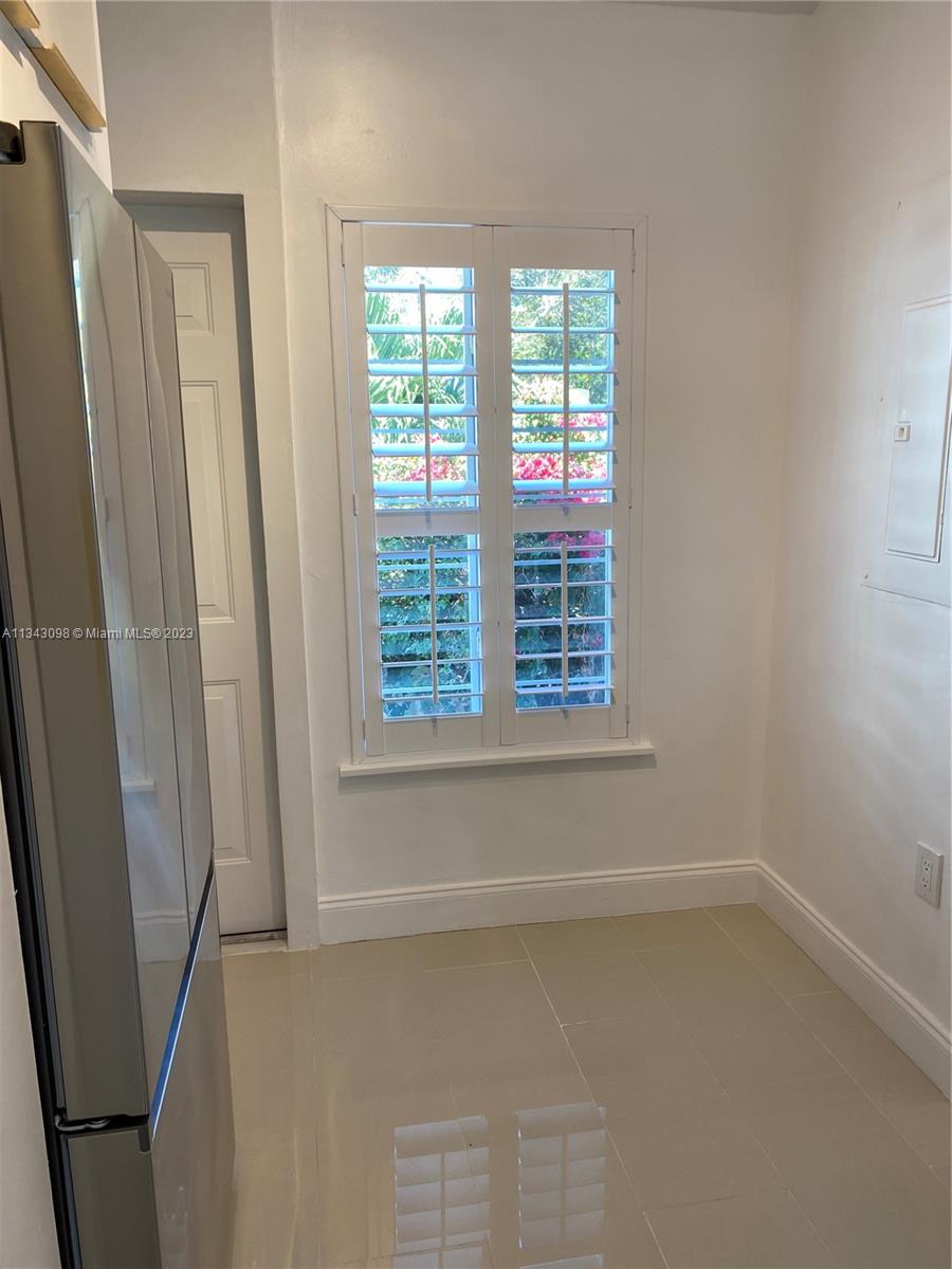 525 NE 63rd St Unit: 4