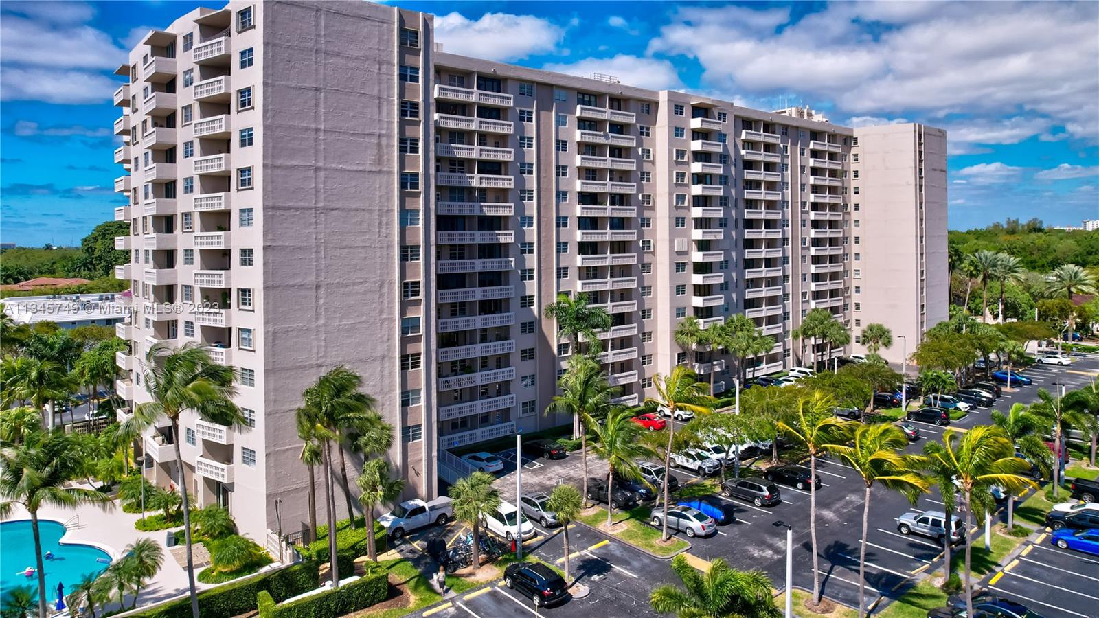 90 Edgewater Dr Unit: 1118