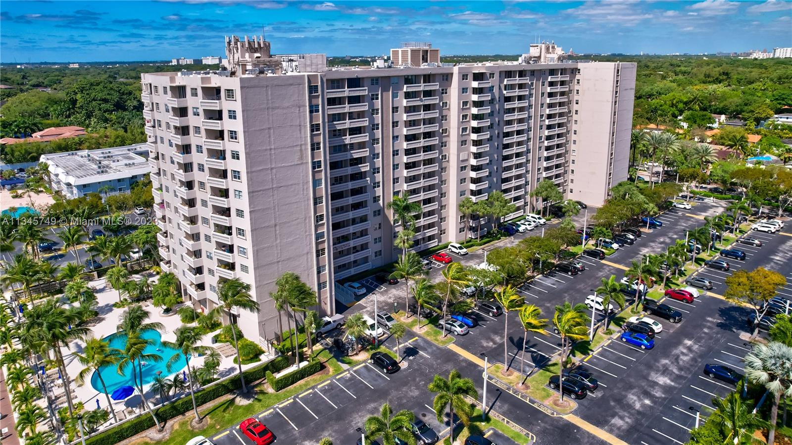90 Edgewater Dr Unit: 1118
