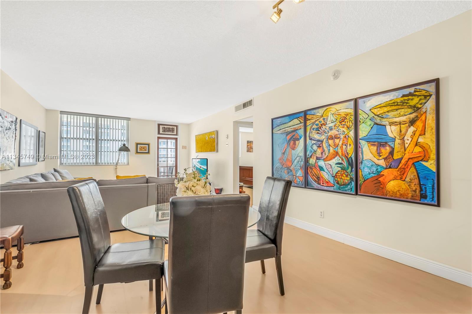 90 Edgewater Dr Unit: 1118