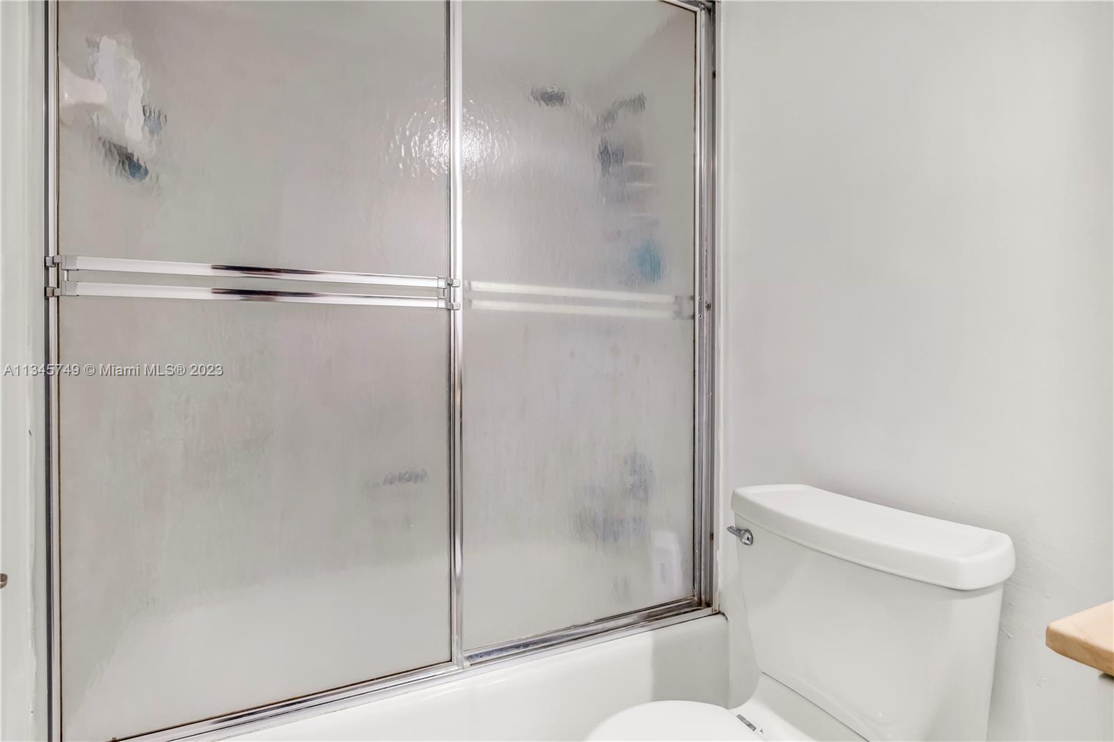 90 Edgewater Dr Unit: 1118