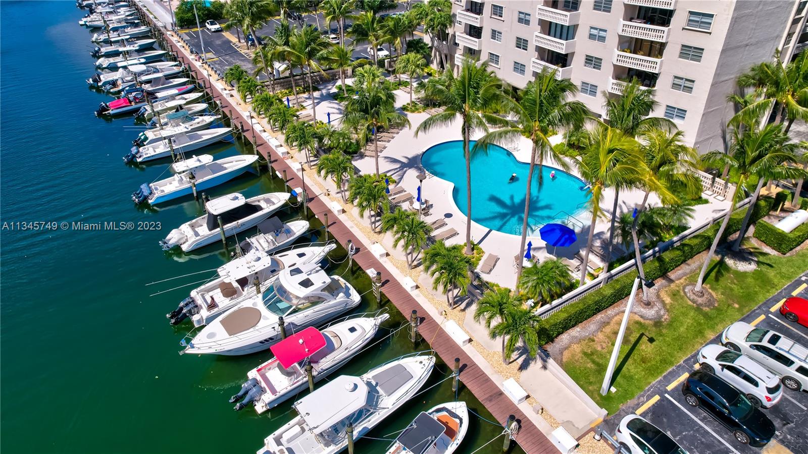 90 Edgewater Dr Unit: 1118
