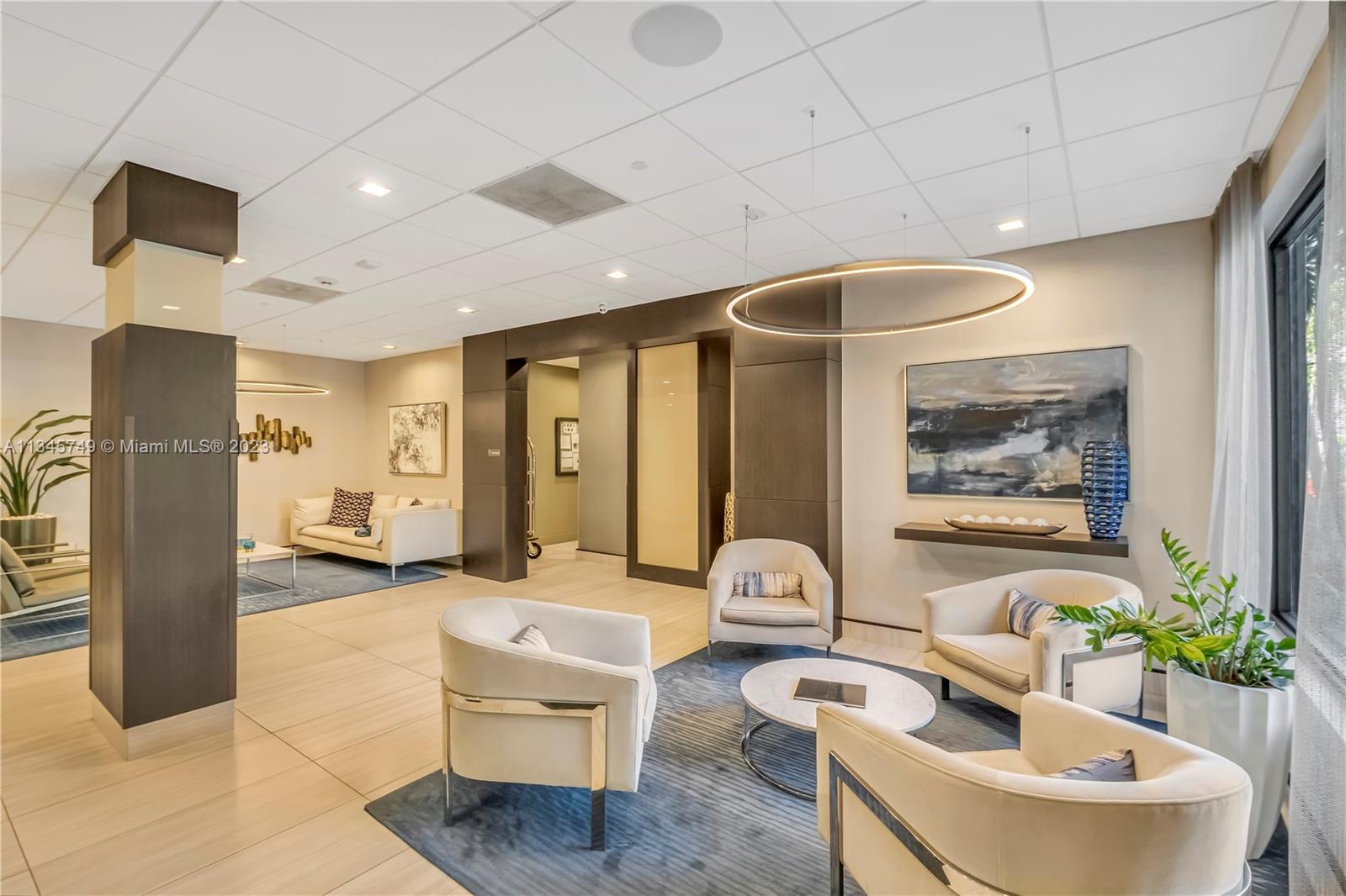 90 Edgewater Dr Unit: 1118