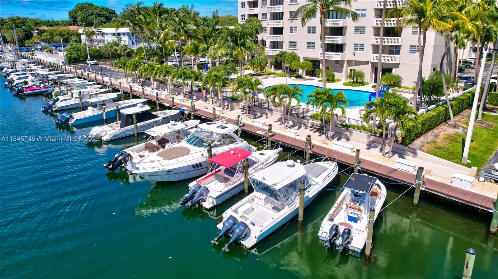 90 Edgewater Dr Unit: 1118