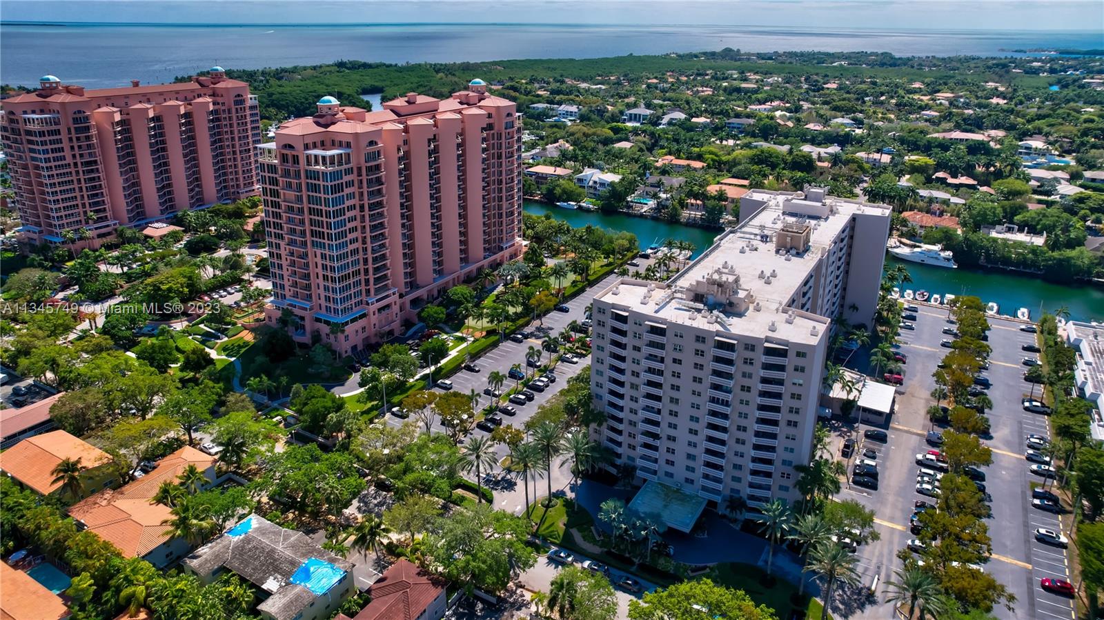 90 Edgewater Dr Unit: 1118