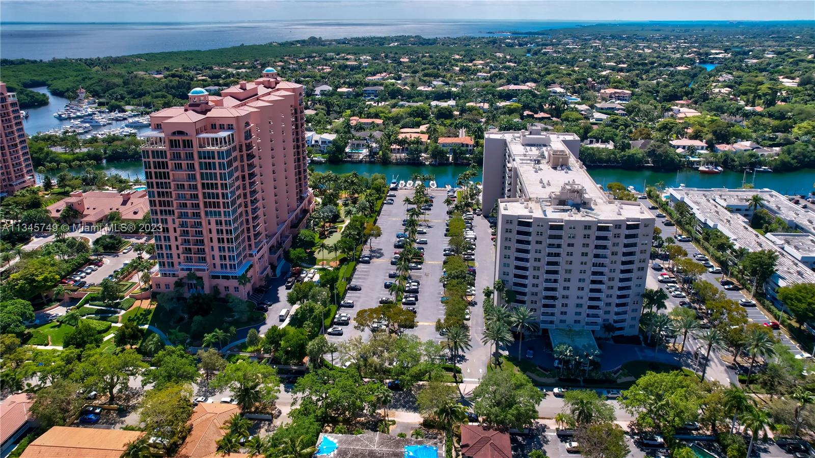 90 Edgewater Dr Unit: 1118