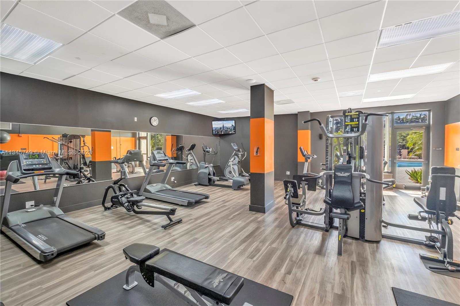 90 Edgewater Dr Unit: 1118