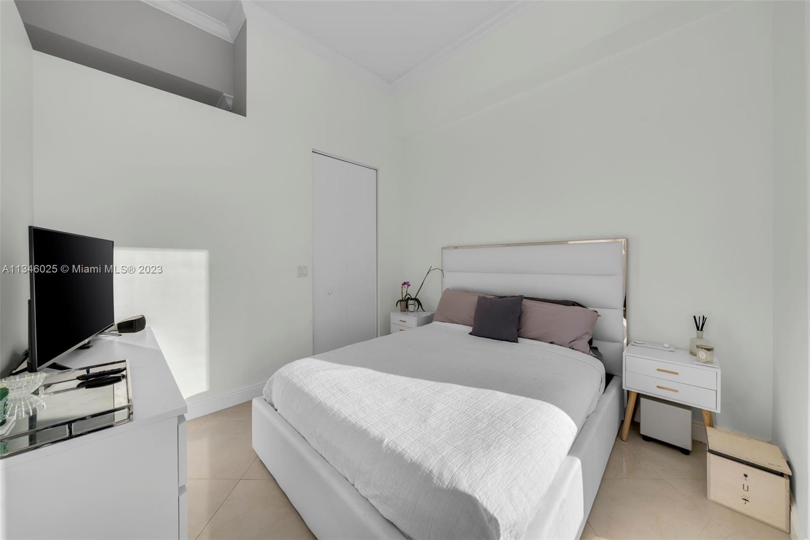 185 SW 7th St Unit: 4400