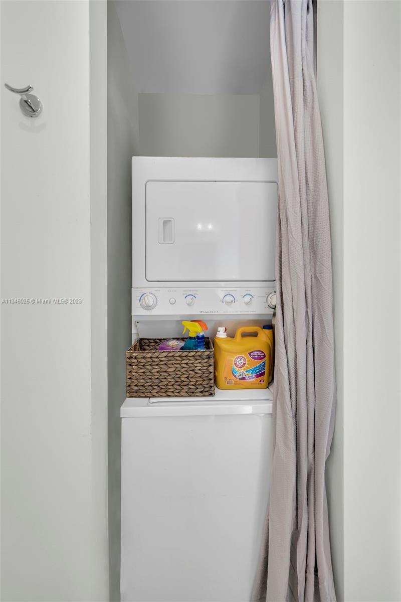 185 SW 7th St Unit: 4400