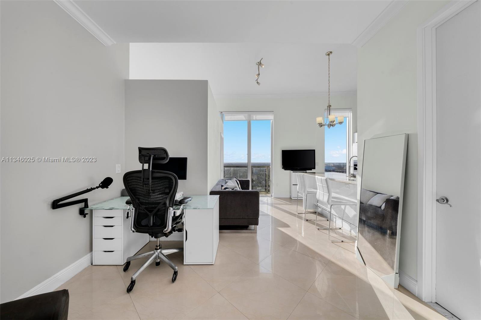 185 SW 7th St Unit: 4400