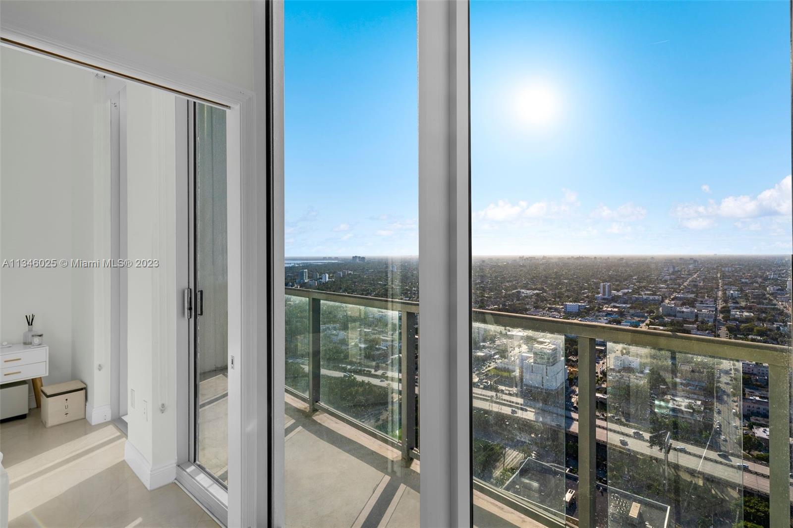 185 SW 7th St Unit: 4400
