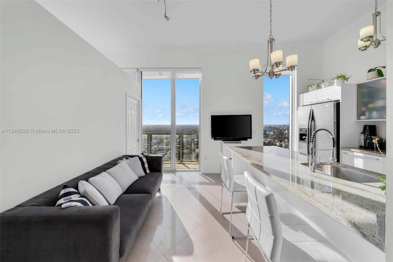 185 SW 7th St Unit: 4400