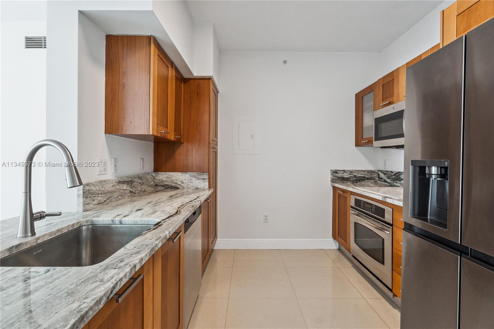 186 SE 12 Ter Unit: 1103