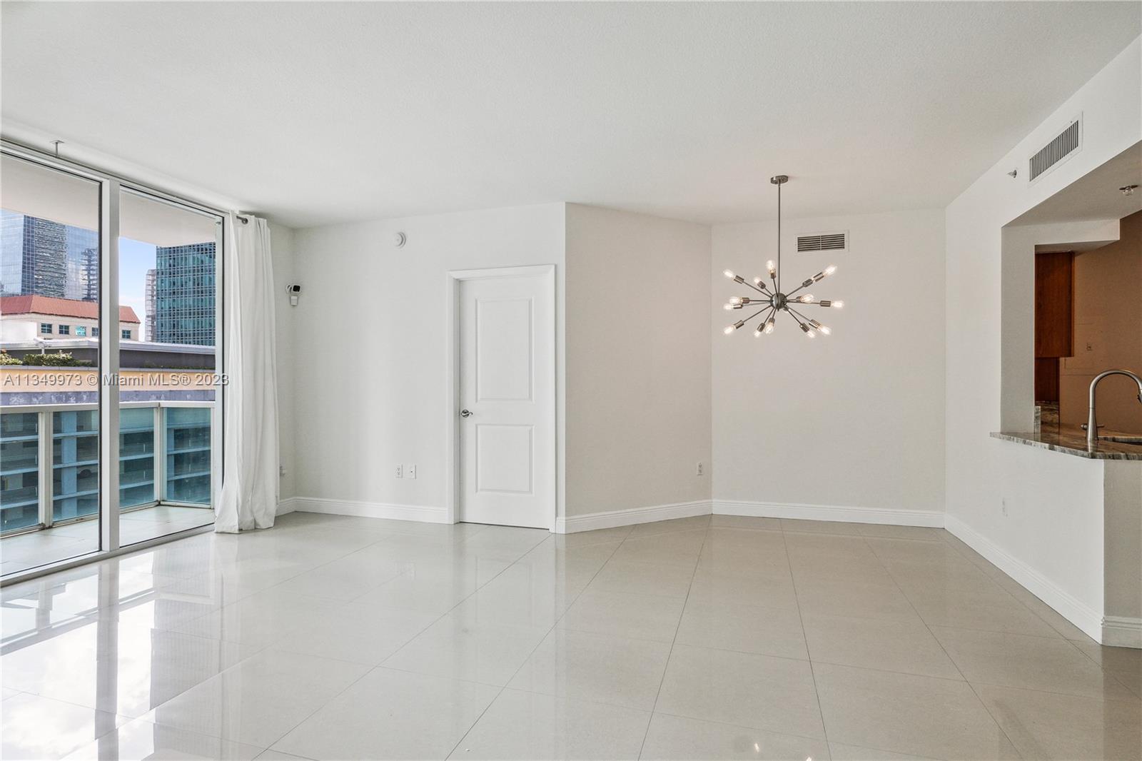 186 SE 12 Ter Unit: 1103