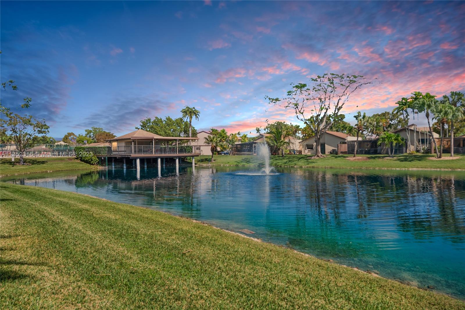 9154 SW 132 Ln
