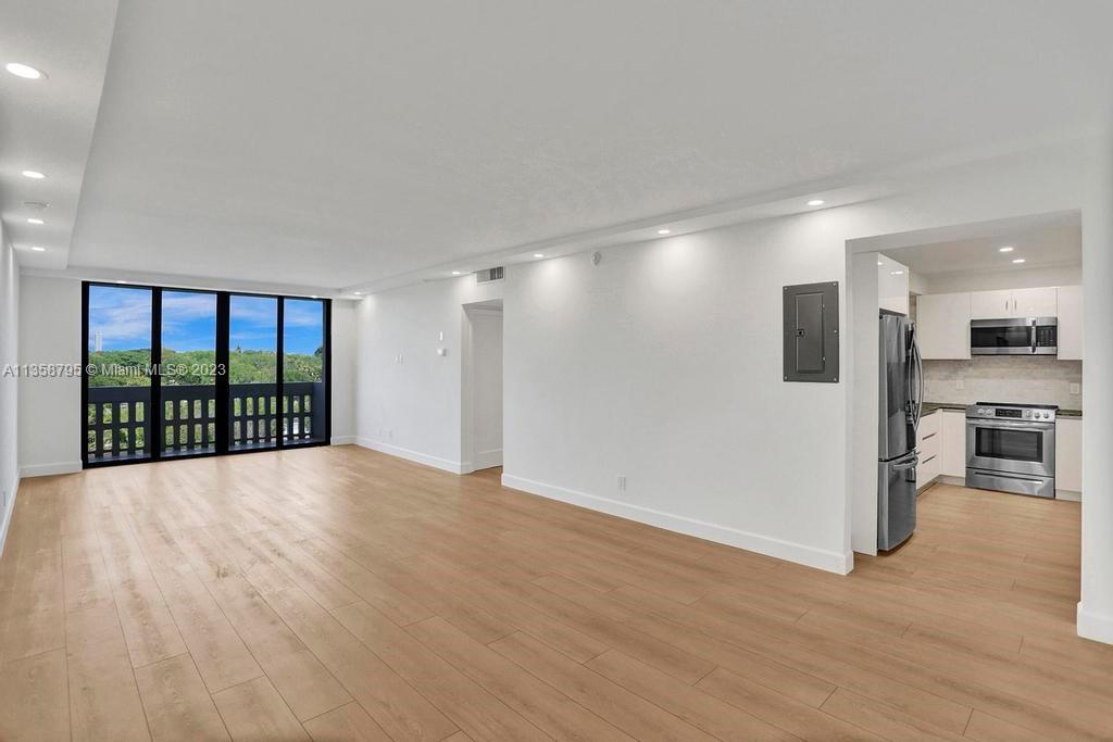 90 Edgewater Dr Unit: 602