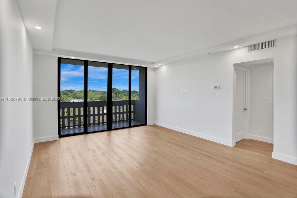 90 Edgewater Dr Unit: 602