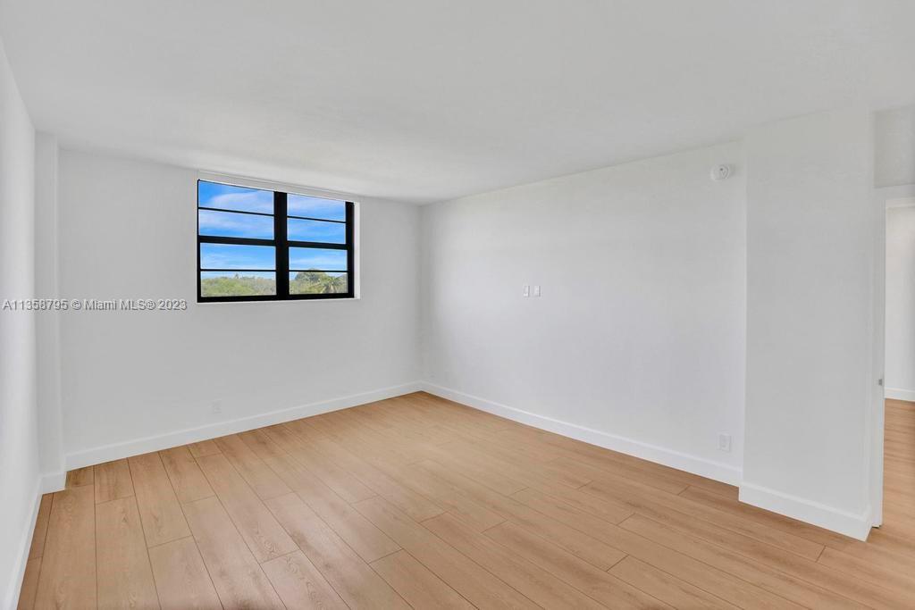 90 Edgewater Dr Unit: 602