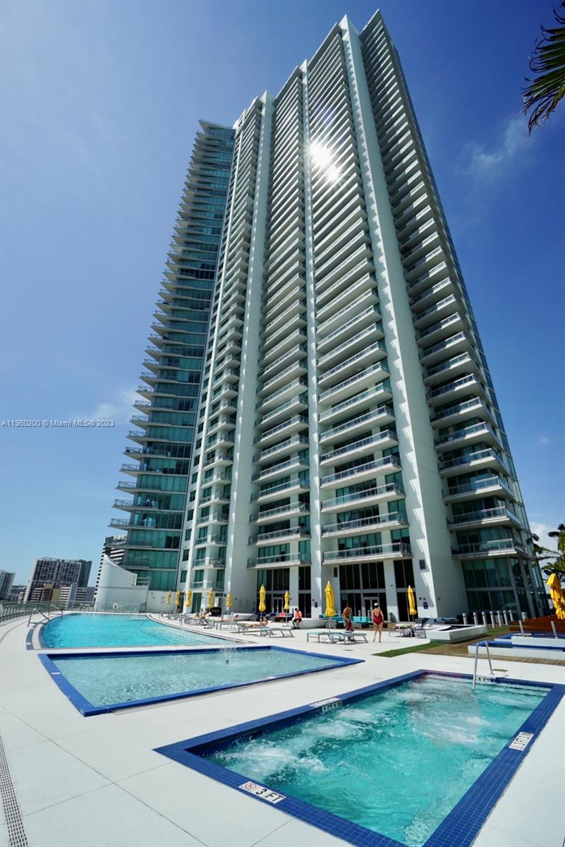 92 SW 3rd St Unit: 1707