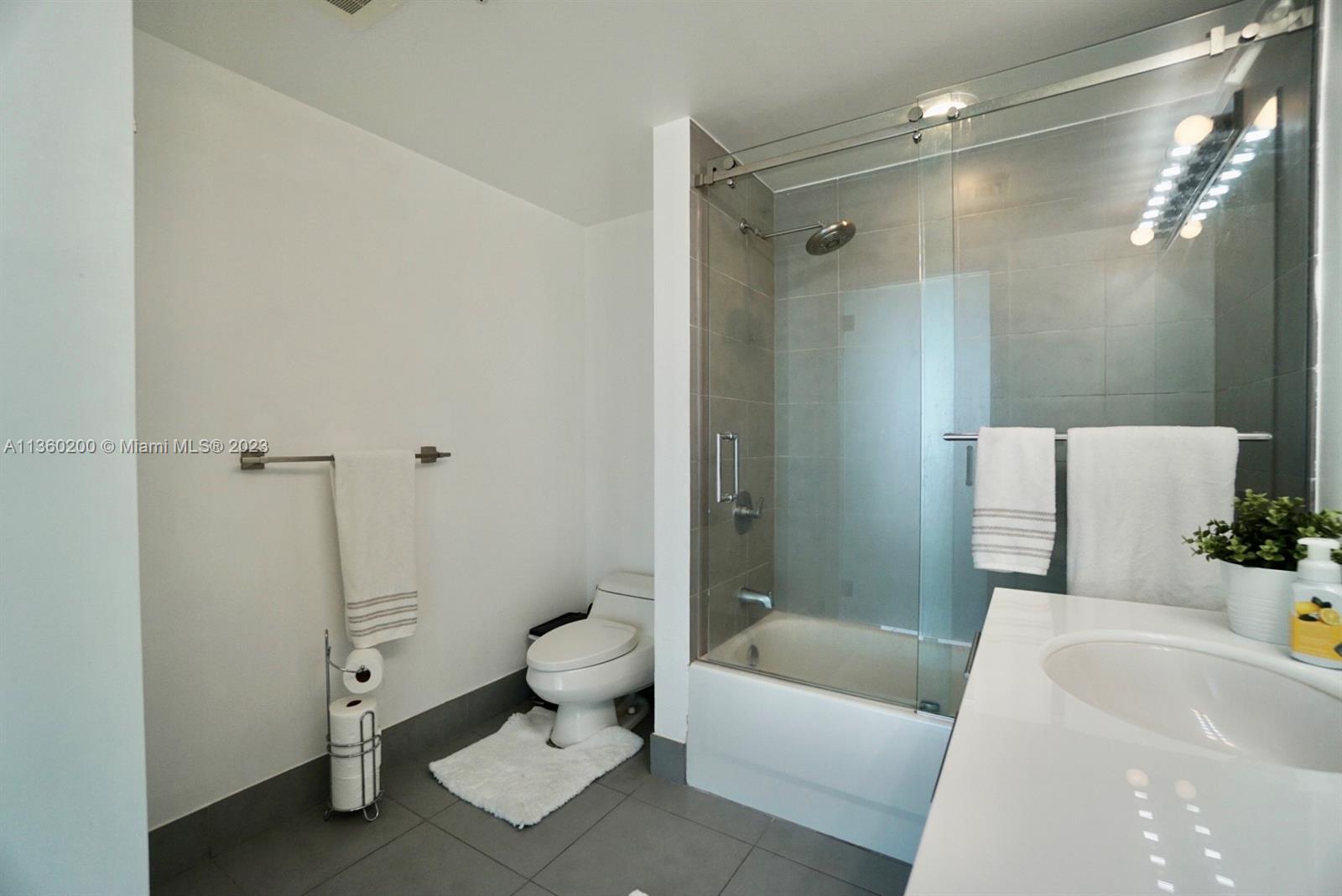 92 SW 3rd St Unit: 1707