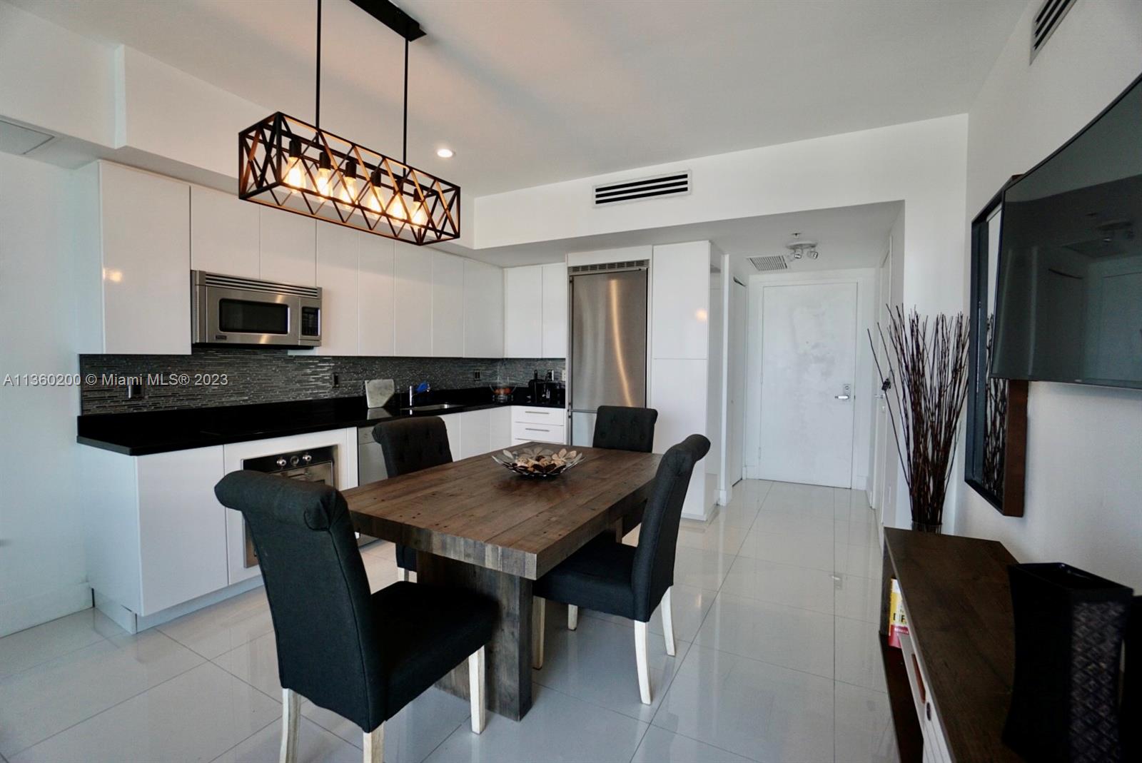 92 SW 3rd St Unit: 1707
