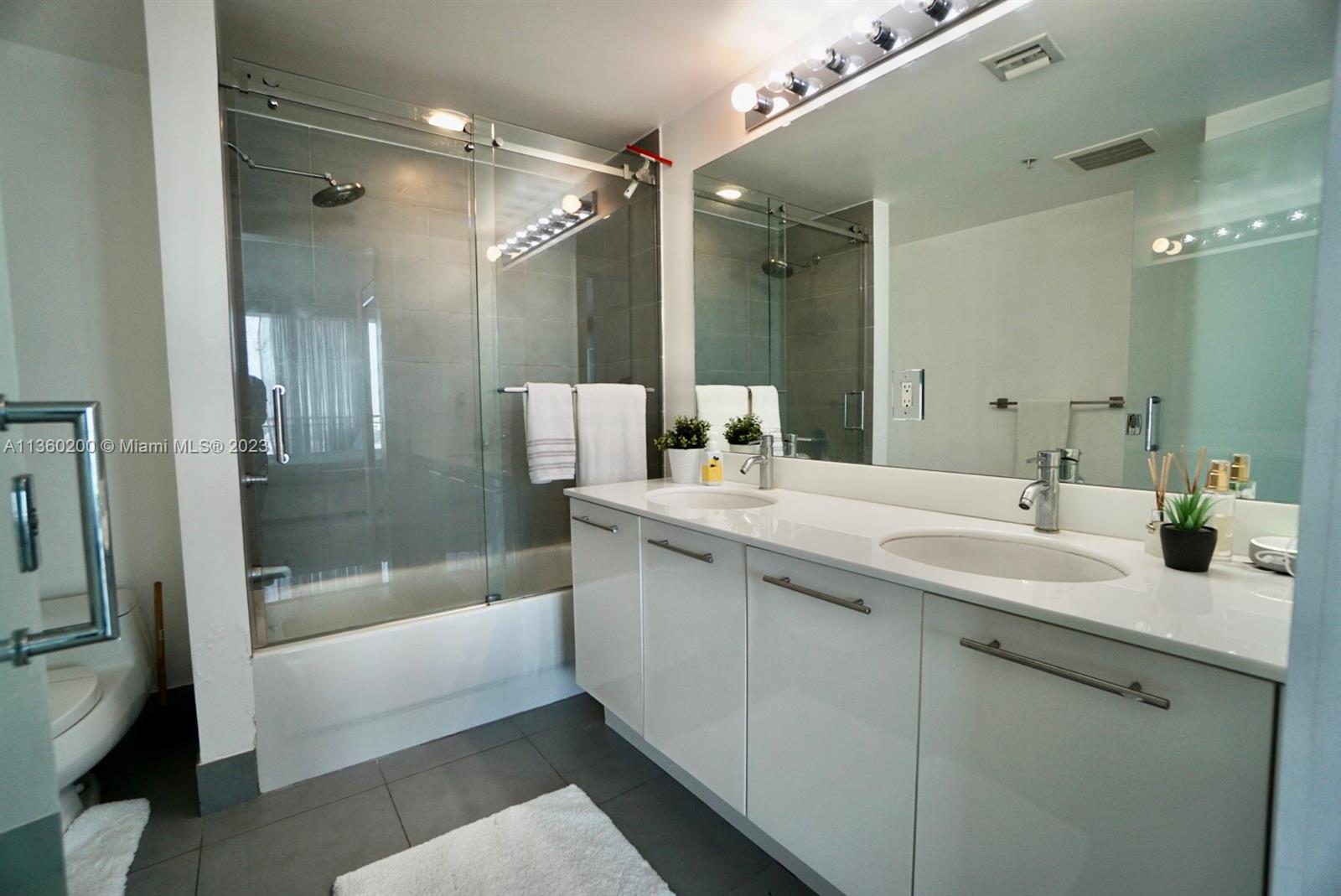 92 SW 3rd St Unit: 1707