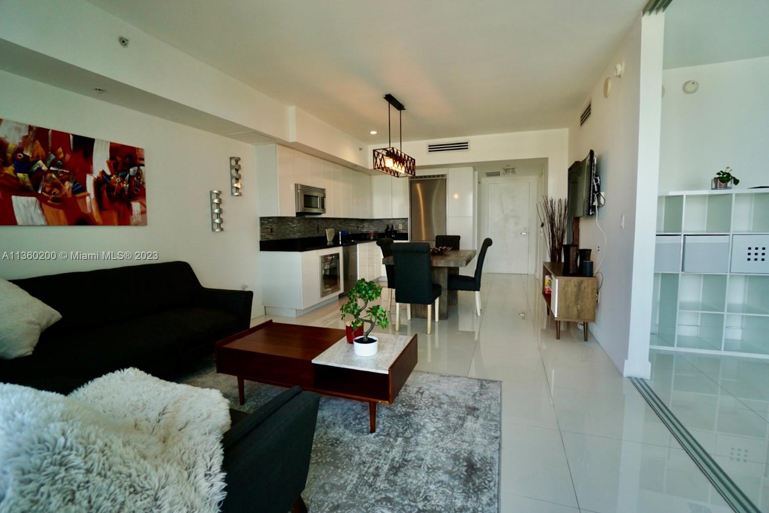 92 SW 3rd St Unit: 1707