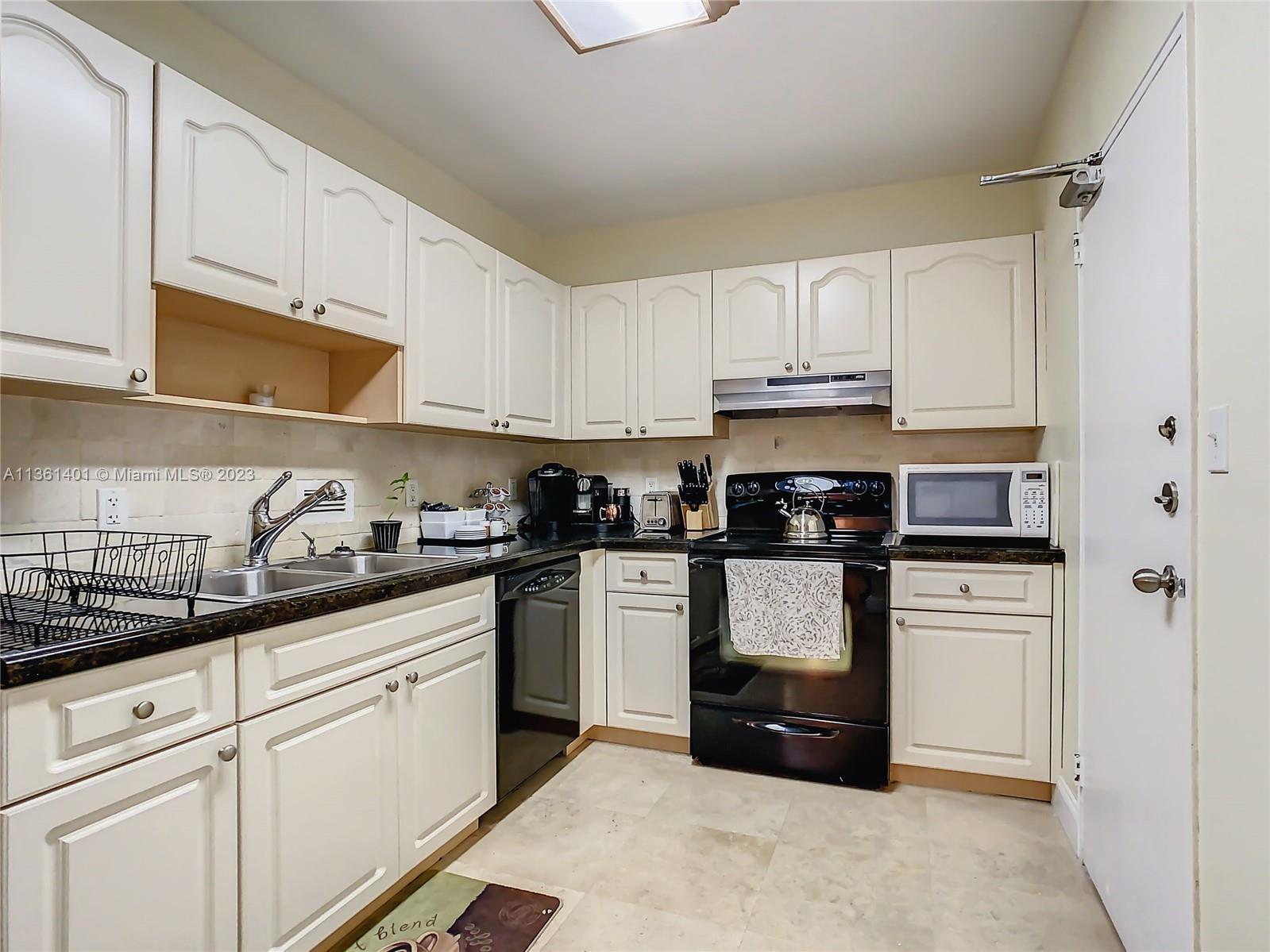 10185 Collins Ave Unit: 616