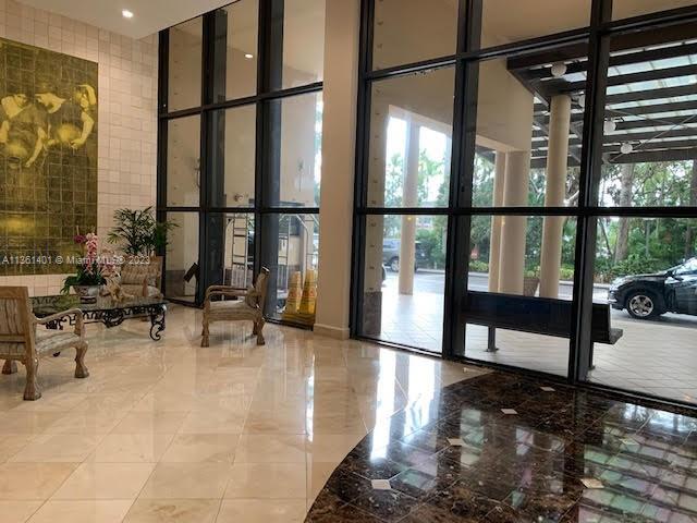 10185 Collins Ave Unit: 616