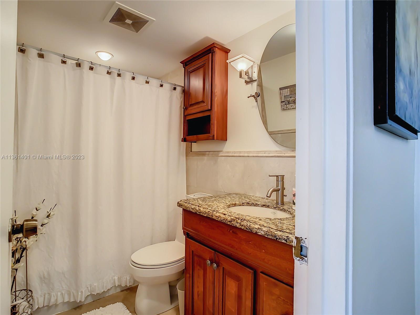 10185 Collins Ave Unit: 616