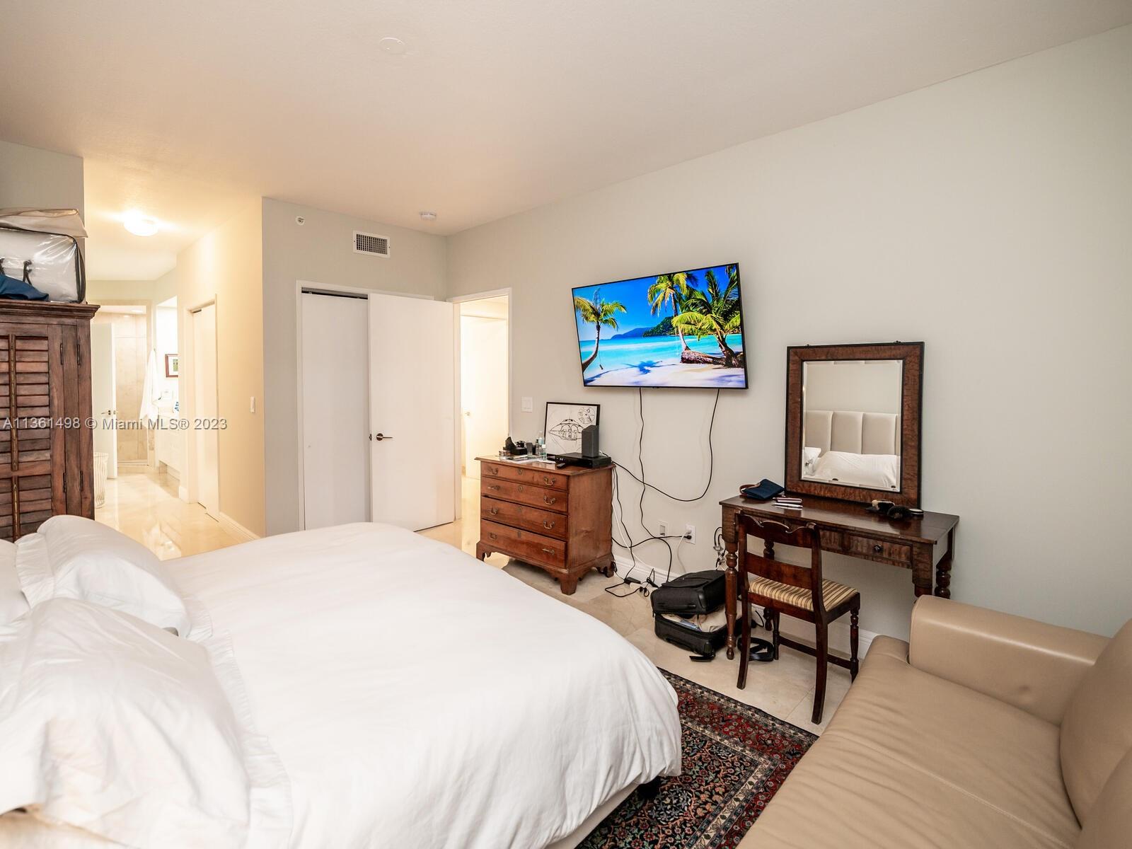715 Crandon Blvd Unit: 405