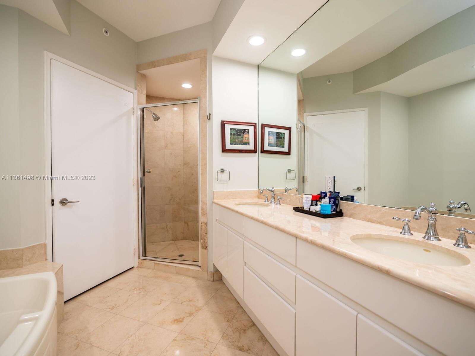 715 Crandon Blvd Unit: 405