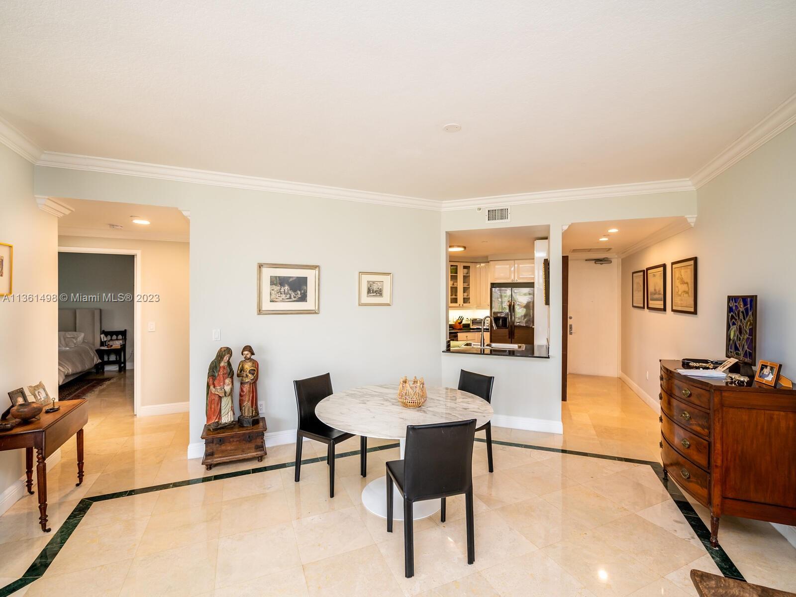 715 Crandon Blvd Unit: 405