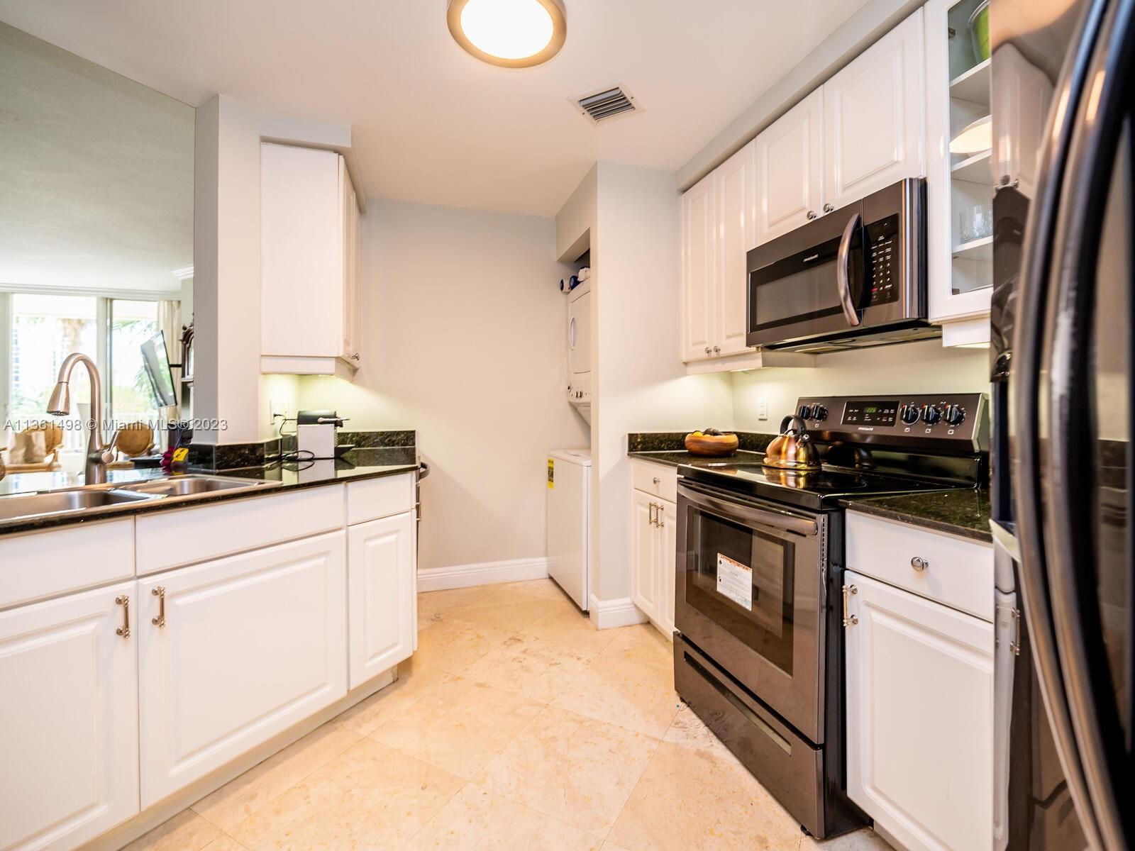 715 Crandon Blvd Unit: 405