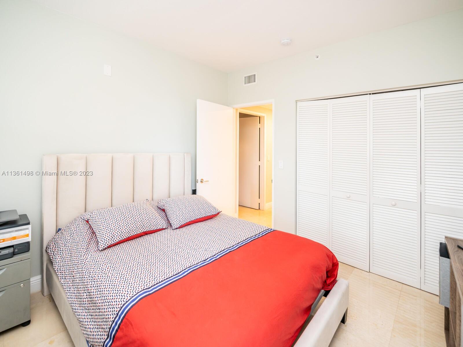 715 Crandon Blvd Unit: 405