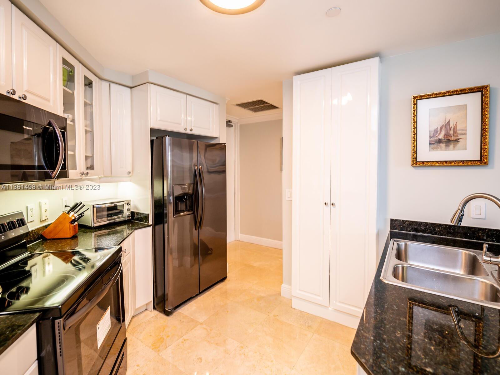 715 Crandon Blvd Unit: 405