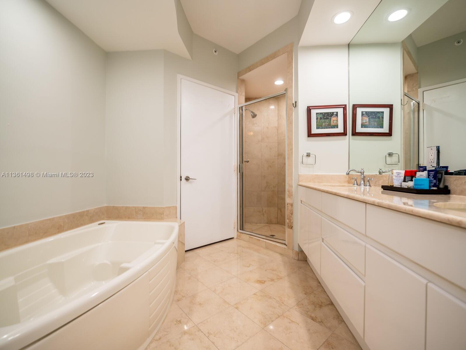 715 Crandon Blvd Unit: 405