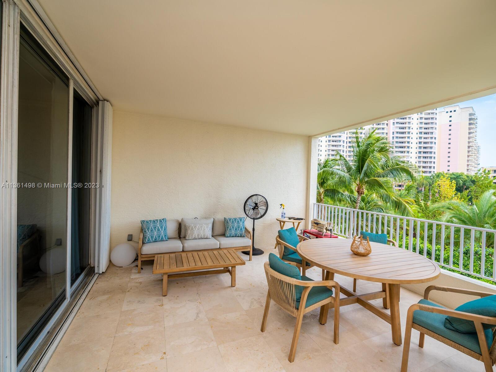 715 Crandon Blvd Unit: 405