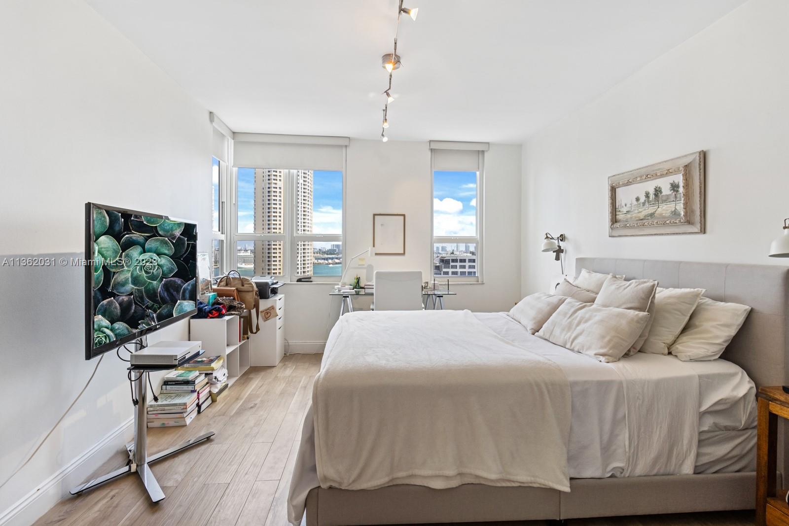 701 Brickell Key Blvd Unit: 2009
