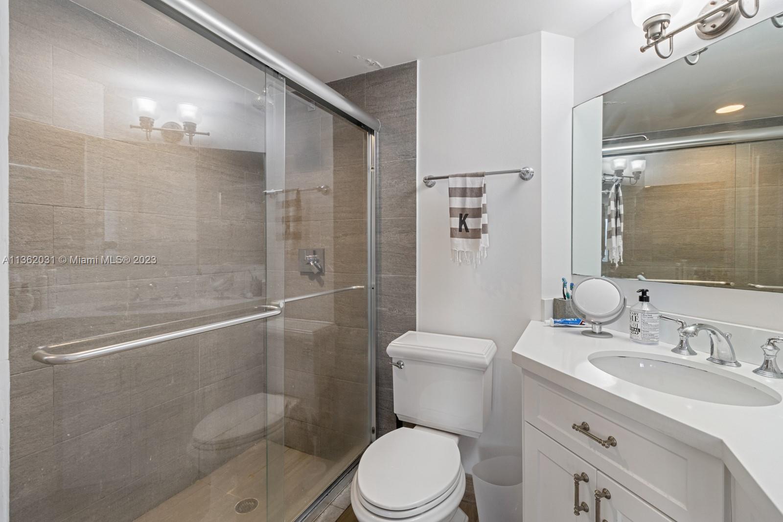 701 Brickell Key Blvd Unit: 2009