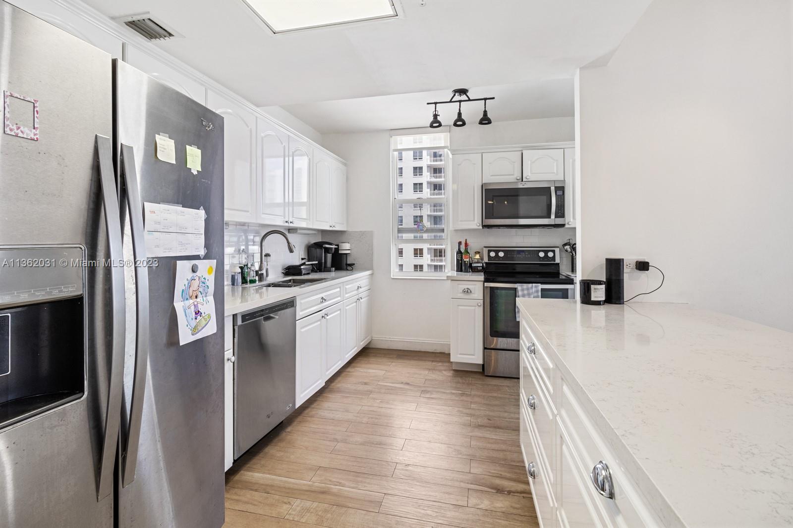 701 Brickell Key Blvd Unit: 2009