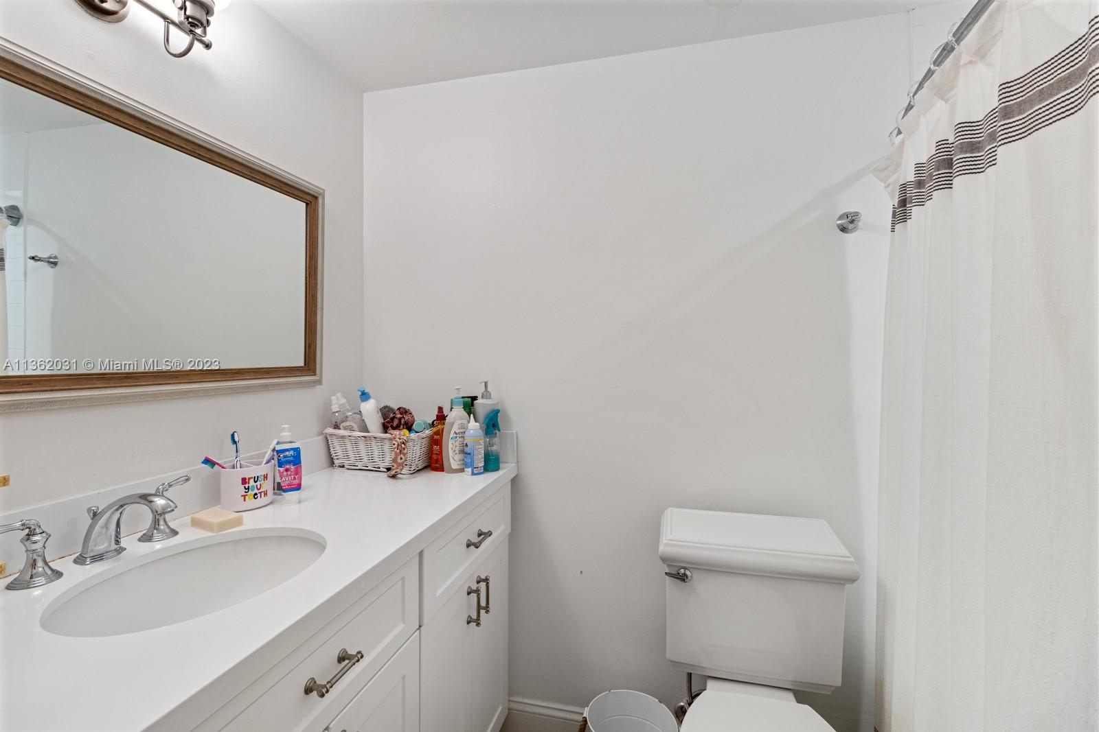 701 Brickell Key Blvd Unit: 2009